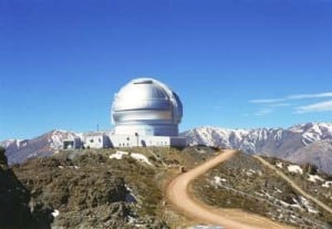 THE ENCLOSURE OF THE GIANT 8.1-METRE GEMINI SOUTH TELESCOPE AT CERRO PACHÓN IN THE ANDES MOUNTAINS. CHILE. CREDIT: GEMINI OBSERVATORY.